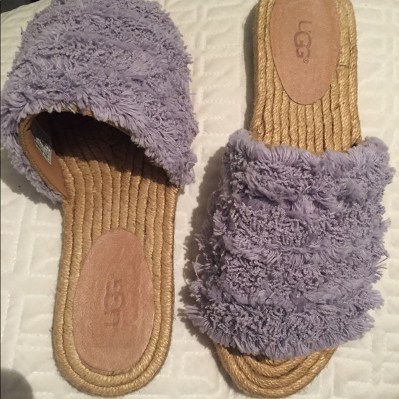 Ugg purple slippers. NWOT - Picture 2 of 3